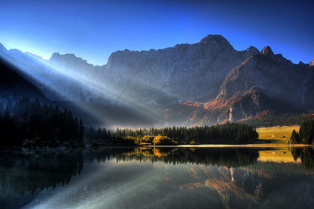 Sun Rays - picture, lake, cool, mountains, sun rays