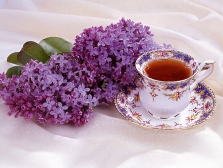 Tea and lilac - morning, good morning, tea, lilac, plate, cup, flower