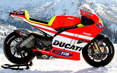 Rossi 2011 colours - ducati, rossi, motogp, motorcycle