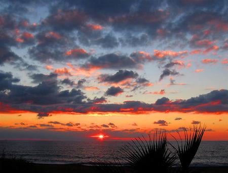 Clouds - lakes, landscape, beauty, beautiful, sun, ocean, lake, sky, clouds, oceans, nature, colors, color