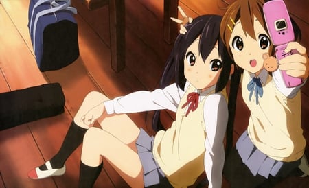 Hirasawa Yui and Nakano Azusa - on, skirts, long hair, bag, females, k, nakano azusa, girls, short hair, k on, school uniform, cell phone, 2 girls, hirasawa yui