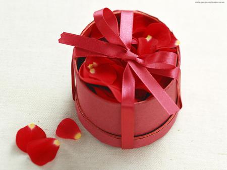 Valentine Day Gift - roses, decoration, round giftbox, beautiful, red