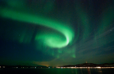 Aurora Borealis - water, beautiful, beauty, night, reflection, popular, nature, northern, lights, green, aurora borealis, sky