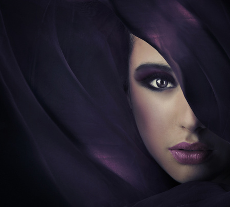 Beautiful Face - beauty, woman, passion, people, girl, she, lips, female, eyes, lovely, face, purple, beautiful, mysterious