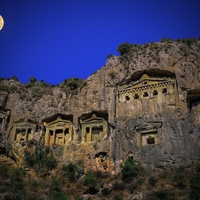 Kaunos Tumbas en las rocas Dalyan,Turkey