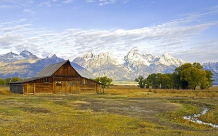 pretty scenery - old, quaint, barn, beautiful