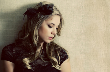 Ashley Benson - pretty little liars, models, actresses, people, tv series, ashley benson, entertainment, beautiful, celebrity