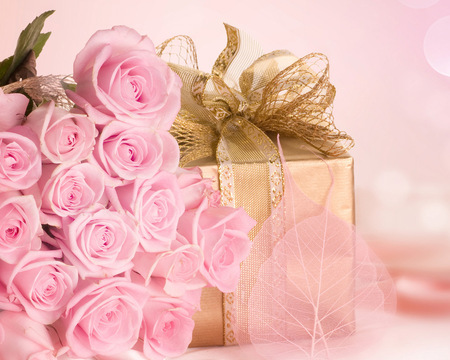 Beautiful roses with present box - roses, yellow, present, love, pink, bouquet, flowers, ribbon, box, gift