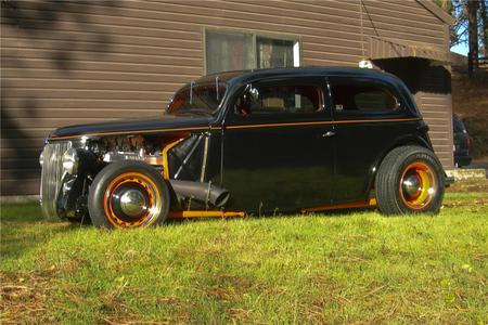 1935 Ford sedan Hot Rod - hot rod, car, classic, ford, sedan