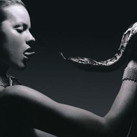 Eva-Herzigova-with-snake