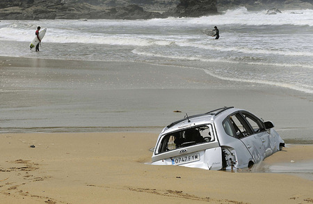 my ride arrived - wake, surfers, car, beach