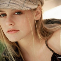 alicia-silverstone