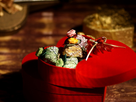 Valentine Chocolate - red heart, beautiful, valentine, chocolate, flowers decoration, gift box