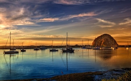 Sailboats - bird, boulder, boat, grass, sunrise, reflection, sailboats, sailing, view, sky, clouds, water, vivid, beautiful, sea, beauty, colors, lovely, boats, colorful, river, nature, sunset, inlet, sailboat, dynamic, rich, crane, peaceful