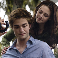 Edward and Bella on set