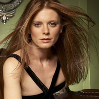 Emilia Fox