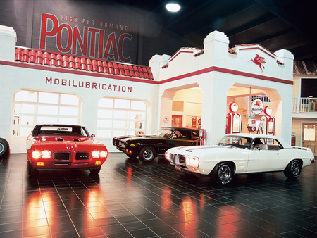 Rare Collection - 3, indoors, pontiacs, gm