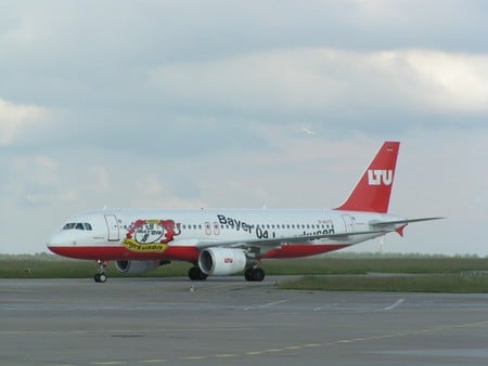 Airbus A320 - Bayer Leverkusen - leverkusen, bundesliga, bayer, german, a320, germany, football, soccer, airbus