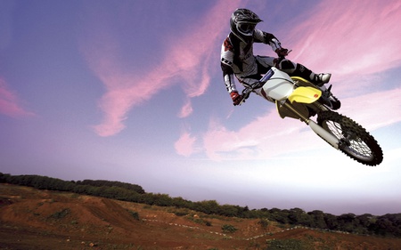 Crazy in Sky - crazy, dirt bike, motocross, hd, stunt, suzuki, 1920x1200, race