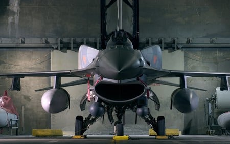 F-16 fighter - fighter, military, cool, hangar, f-16, plane, aircraft, bomb, 1080p, bombs, 1080i