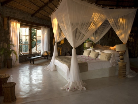 Beautiful Room - bedroom, resort, beautiful, design, lamps, architecture, rose petals, bed, pretty, interior, beauty, window, romance, lamp, pillows, petals, room, houses, sunlight, lovely, house, romantic