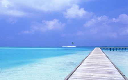 Maldives beach - blue, beach, island, turquoise, sky, clouds, oceans, water, sea, ocean, dock, daylight, pier, maldives beach, white, nature, clear, day