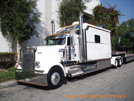 BIG RIG - big truck, white, sleeper, big rig