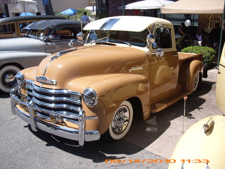 OLD CHEVY LOWRIDER PICKUP - pickup, clean, lowrider, chevy