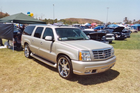 CADILLAC ESCALADE - outside, truck, clean, cadillac