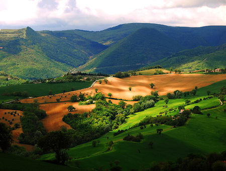 Green valley - awsome, beautiful, green, place, mountains, valley, sky