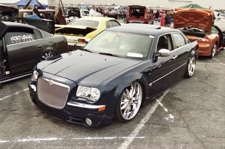 CHRYSLER 300 - clean, chrysler, show, 300, outside