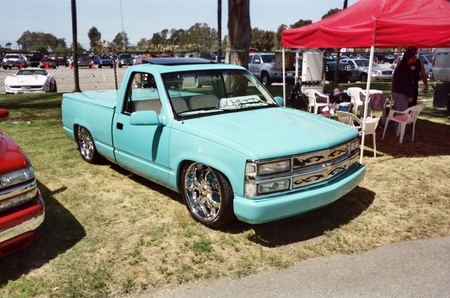 LIGHT BLUE CHEVY SHOW TRUCK - show, pickup, chevy, outside, blue