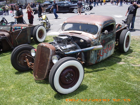 OLD HOTROD - rusty, old, hotrod, car, outside, classic