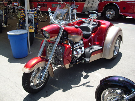 V8 TRIKE-2 - v8, outside, custom, motorcycle, trike