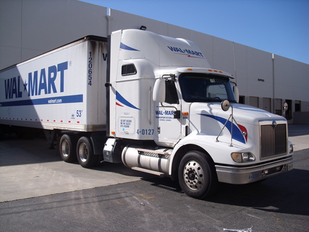 WALMART TRUCK-2 - truck, clean, big, rig, walmart, outside