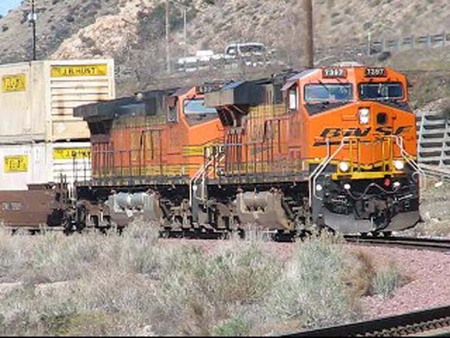 BNSF Intermodal / Cajon Pass - train, cajon pass, locomotive, intermodal, trains, freight train