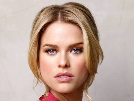 Alice Eve - HD