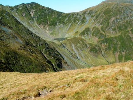 Avrig lake as seen from Scara peak - beauty, lake, mountains, trekking