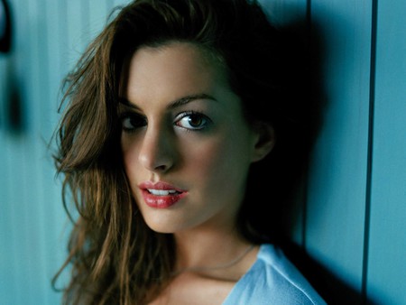 Anne Hathaway - sultry, princess, actress, sexy, hot, girl, lips, eyes, face, brown, anne, brunette, babe, hathaway