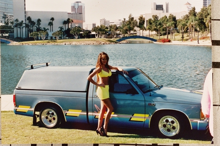 CHEVY S10 W/HYDRAULICS AND GIRL MODEL - chevy, model, nv pooh, hot, blue, lake, show, outside, s1o