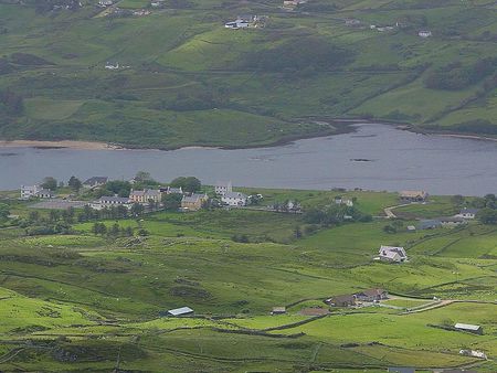 Ireland's landscape - fields, landscape, photo, ireland, river, nature, picture, green, houses, wall, wallpaper