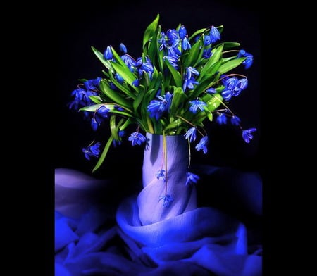 BLUEbells - flowers, vase, green leaves, bluebells, blue