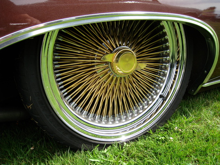 Luxurious - rim, grass, red, wheel