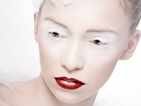 Frosty Eyelashes - lips, white, red, frosty, eyelashes