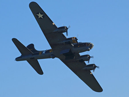 Boeing B17 Flying Fortress - b17, fortress, bomber, boeing, flying, usaf, ww2, war