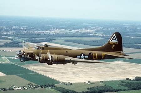 Boeing B17 Flying Fortress - b17, fortress, bomber, boeing, flying, usaf, ww2, war