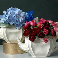 tea pots with flowers