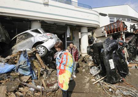 japan quake - human, cars, japan, nature, tsunami, quake, pray