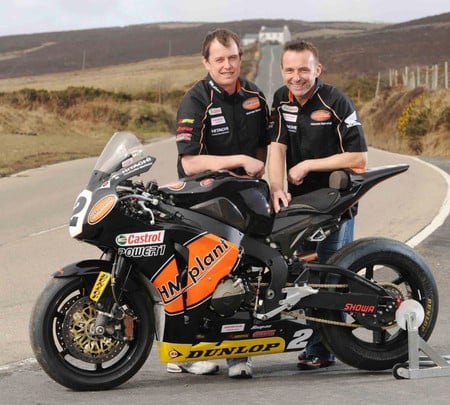 John McGuinness and Steve Plater - mcguiness, steve plater, honda, hm plant, racers, tt