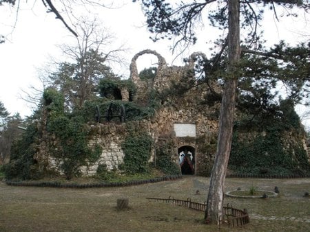 Park - cannon, trees, gate, photography, photo, architecture, tree, nature, green, bulgaria, ruins, park